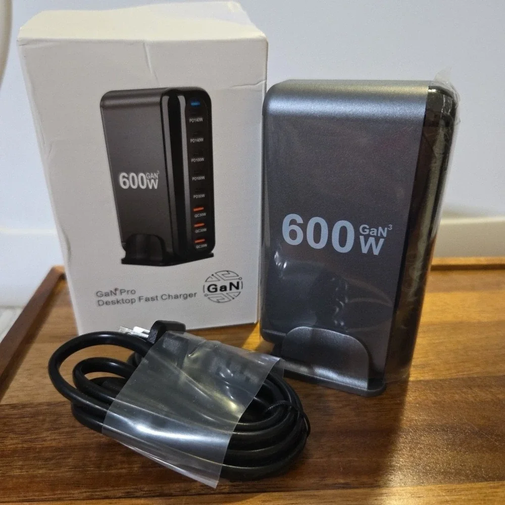 600W Desktop Fast USB C‎ GaN Ⅲ Pro Charger Block,8 Port Charging Station